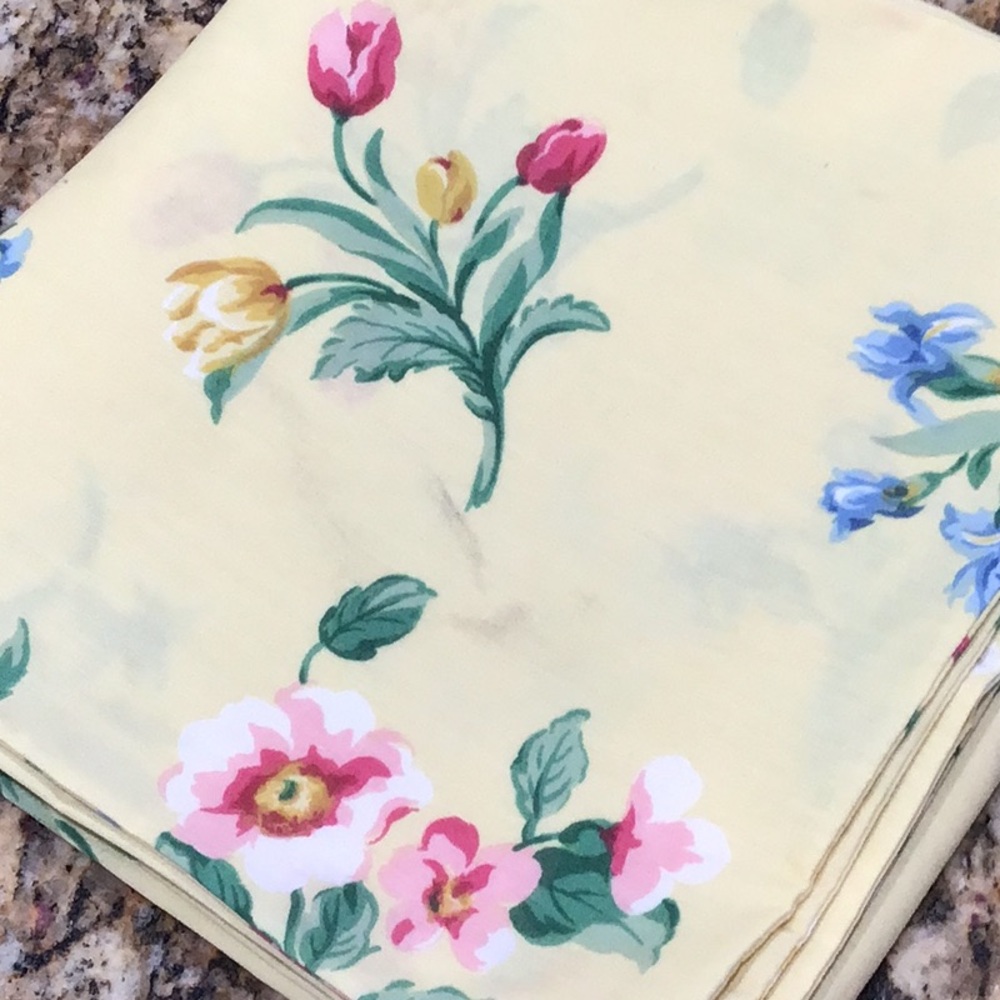 Vintage Pair Floral King Pillowcases or Fabric for sewing NEW old stock - Picture 6 of 6